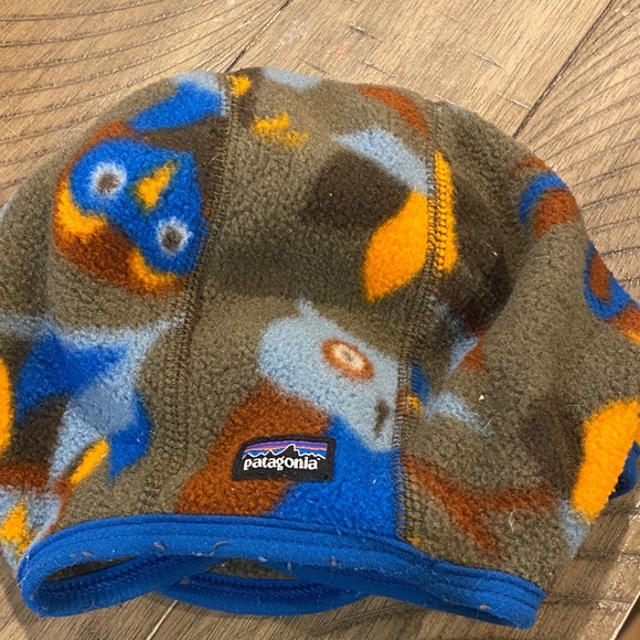 Patagonia Kids Fleece Hat with Animal Print - Blue and Orange baby - Picture 2 of 5